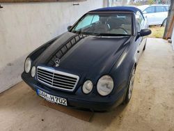 Blau Gebraucht 2000 Mercedes CLK320 Elegance Cabrio | 2.950 € (Superpreis)