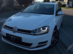 Pure white Gebraucht 2016 VW Golf VII LOUNGE Kleinwagen | 16.900 € (Fairer Preis)