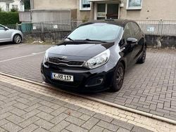 Schwarz Gebraucht 2013 Kia Rio Limousine | 4.199 € (Fairer Preis)