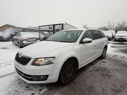 Weiß Gebraucht 2013 Skoda Octavia Ambition Kombi | 3.900 € (Teuer)