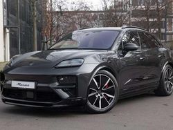 Grau (vulkangraumetallic) Neu 2025 Porsche Macan Turbo SUV | 118.424 €