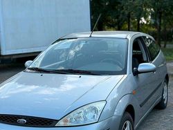 Silber Gebraucht 2003 Ford Focus Limousine | 1.450 €