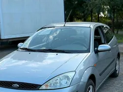 Silber Gebraucht 2003 Ford Focus Limousine | 1.450 €
