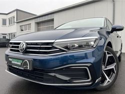Aquamarinblau (metallic) Gebraucht 2020 VW Passat R-line Kombi | 26.860 € (Fairer Preis)