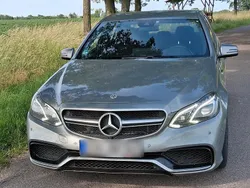 Andere außenfarben Gebraucht 2014 Mercedes E63 AMG Limousine | 12.100 €