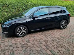 Schwarz Gebraucht 2022 VW Golf VIII Active Limousine | 23.700 € (Guter Preis)