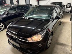 Silber Gebraucht 2014 Kia Rio Limousine | 12.885 €