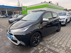 Schwarz Gebraucht 2016 Toyota Aygo X-wave Kleinwagen | 7.999 € (Fairer Preis)