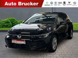 Schwarz Gebraucht 2024 VW Golf VIII Life Limousine | 26.940 € (Fairer Preis)
