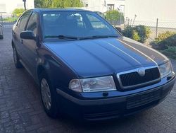 Blau Gebraucht 2003 Skoda Octavia Limousine | 900 € (Guter Preis)
