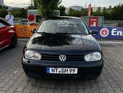 Schwarz Gebraucht 2002 VW Golf IV Highline Limousine | 2.899 € (Fairer Preis)