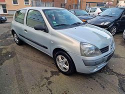 Grau boreal Gebraucht 2004 Renault Clio II Kleinwagen | 1.490 € (Fairer Preis)