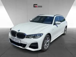 Weiss Gebraucht 2020 BMW 330e M Sport Kombi | 27.490 € (Superpreis)