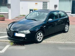 Schwarz Gebraucht 2005 Alfa Romeo 147 Kleinwagen | 999 €