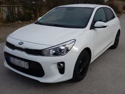 Weiß Gebraucht 2018 Kia Rio DREAM-TEAM Edition Kleinwagen | 10.250 € (Fairer Preis)