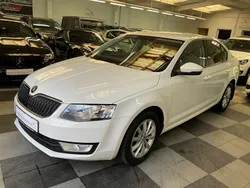Weiß Gebraucht 2014 Skoda Octavia Elegance Limousine | 10.850 € (Guter Preis)
