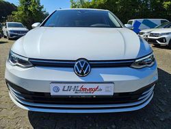 Weiß Gebraucht 2020 VW Golf VIII Life Limousine | 21.590 € (Fairer Preis)