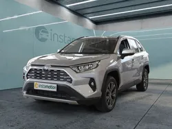 Silber Neu 2024 Toyota RAV4 Hybrid Team SUV | 49.230 € (Teuer)