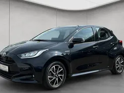Schwarz Gebraucht 2021 Toyota Yaris Hybrid Club Limousine | 17.690 € (Fairer Preis)
