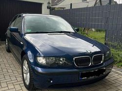 Blau Gebraucht 2003 BMW 318 Lifestyle Limousine | 6.090 €