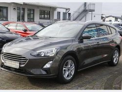 Grau Gebraucht 2021 Ford Focus Cool & Connect Limousine | 15.000 € (Fairer Preis)