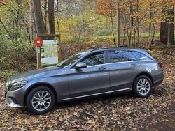 Grau Gebraucht 2021 Mercedes C180 Kombi | 15.950 € (Superpreis)