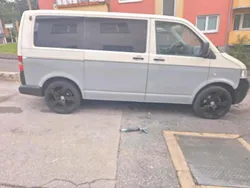 Grau Gebraucht 2009 VW Caravelle Van / Kleinbus | 6.399 €