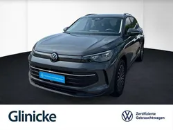 Grau Gebraucht 2024 VW Tiguan Life SUV | 37.660 € (Etwas zu teuer)