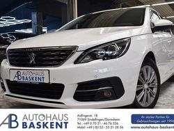 Weiß Gebraucht 2021 Peugeot 308 Allure Limousine | 13.790 € (Etwas zu teuer)