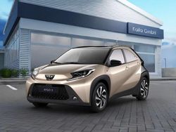 Chilli red / black metallic Neu 2025 Toyota Aygo X Team SUV | 19.780 € (Etwas zu teuer)