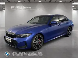 Blau Gebraucht 2024 BMW 330 Comfort Edition Limousine | 53.880 €