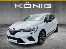 Weiß Gebraucht 2023 Renault Clio V Equilibre Limousine | 12.777 € (Guter Preis)