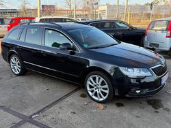 Schwarz Gebraucht 2015 Skoda Superb Kombi | 9.999 € (Superpreis)