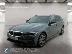Grau Gebraucht 2022 BMW 320e Sport Line Kombi | 28.908 € (Etwas zu teuer)