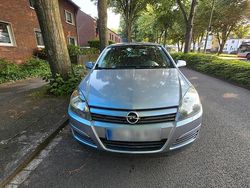 Grau Gebraucht 2005 Opel Astra Limousine | 2.500 € (Fairer Preis)