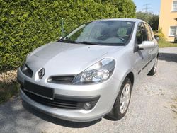 Silber Gebraucht 2007 Renault Clio II Dynamique Limousine | 2.590 € (Fairer Preis)