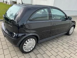 Schwarz Gebraucht 2006 Opel Corsa Kleinwagen | 1.450 € (Fairer Preis)