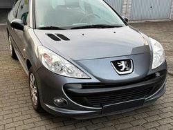 Grau Gebraucht 2009 Peugeot 206+ Kleinwagen | 2.700 € (Fairer Preis)