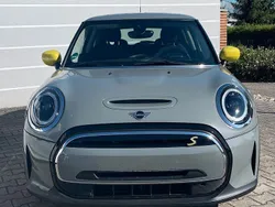 Grau Gebraucht 2022 Mini Cooper SE Essential Kleinwagen | 19.000 € (Fairer Preis)
