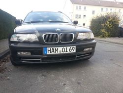 Schwarz Gebraucht 2001 BMW 330 Kombi | 4.500 € (Superpreis)