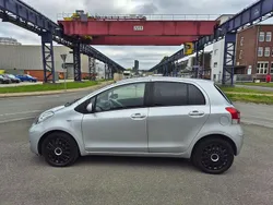 Silber Gebraucht 2012 Toyota Yaris Limousine | 6.390 € (Superpreis)