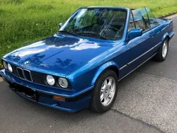 Blau Gebraucht 1992 BMW 318 Cabriolet Shadowline Cabrio | 14.900 €