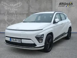 Serenity white Neu 2024 Hyundai Kona Advantage SUV | 30.950 € (Fairer Preis)
