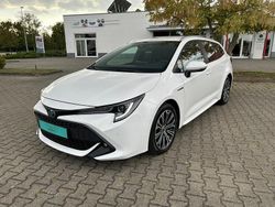 Weiß Gebraucht 2021 Toyota Corolla Team Kombi | 24.490 € (Fairer Preis)