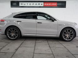 Grau Gebraucht 2022 Porsche Cayenne Platinum Edition SUV | 79.880 € (Etwas zu teuer)