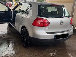 Silber Gebraucht 2004 VW Golf V Kleinwagen | 1.700 € (Fairer Preis)