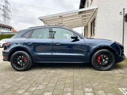 Blau Gebraucht 2018 Porsche Macan Turbo SUV | 44.900 € (Teuer)