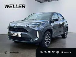 Grau Gebraucht 2024 Toyota Yaris Cross Team SUV | 24.880 € (Guter Preis)