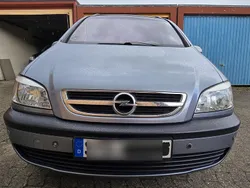Grau Gebraucht 2003 Opel Zafira Van / Kleinbus | 1.000 € (Guter Preis)
