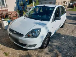 Weiß Gebraucht 2007 Ford Fiesta Kleinwagen | 2.200 € (Fairer Preis)